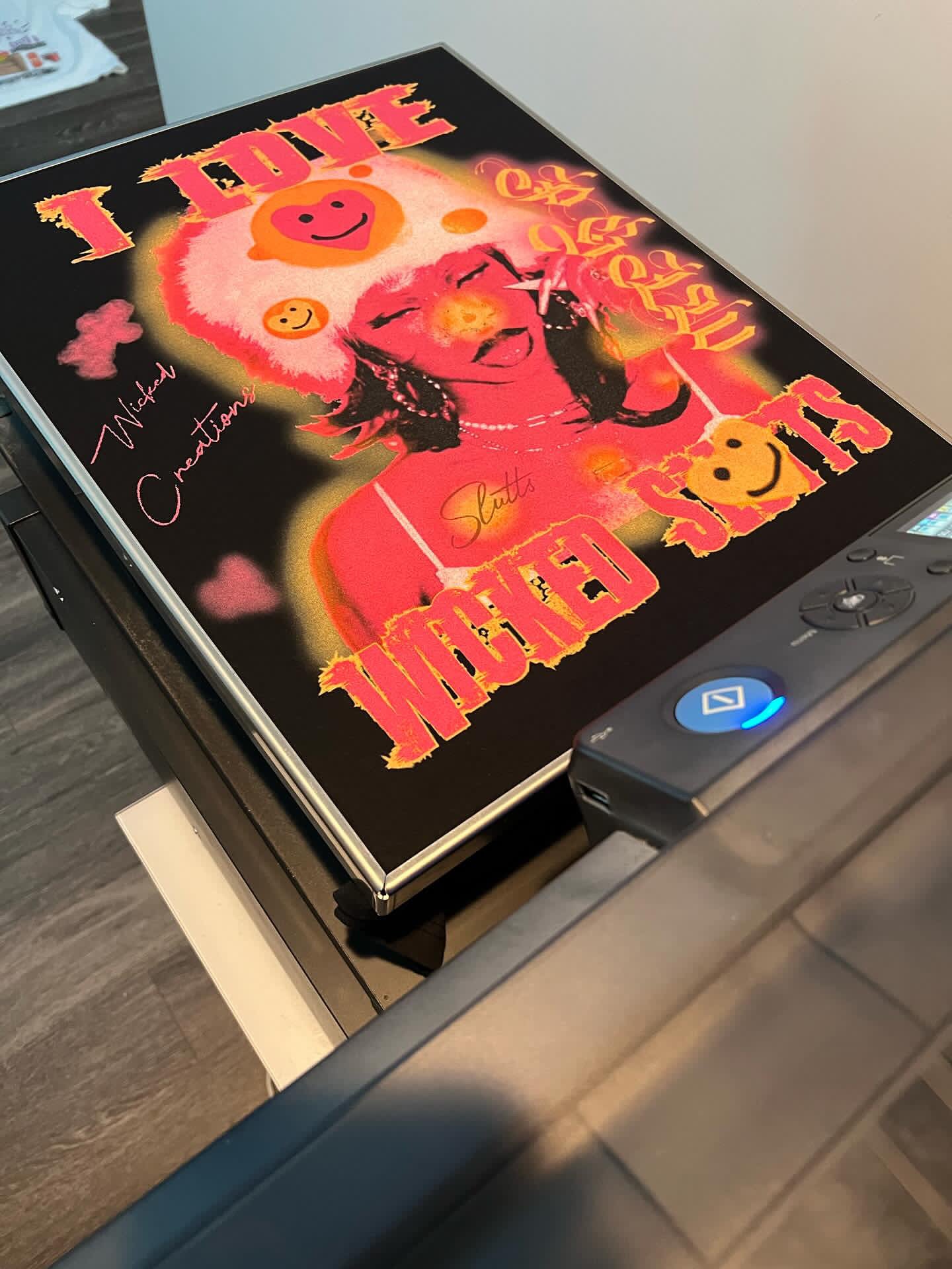 "I Love Wicked Sluts" T Shirt